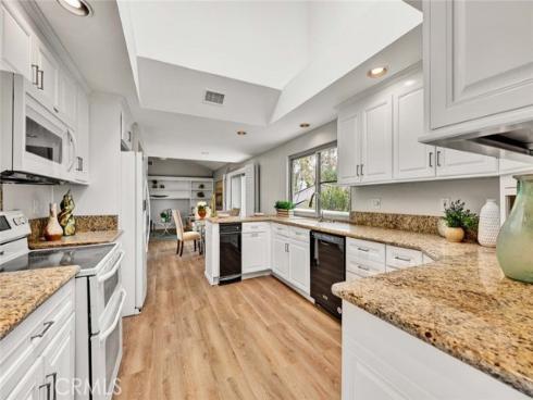 22  Rocky Knoll  , Irvine, CA