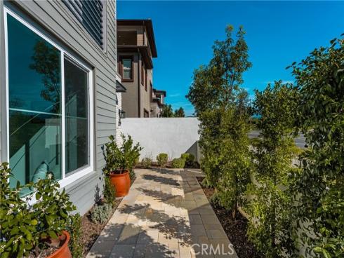 201 Lynx , Irvine, CA