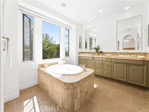 21 Rose Trellis , Irvine, CA