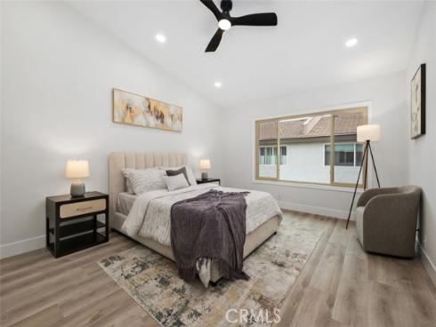 8 Summer Breeze , Irvine, CA