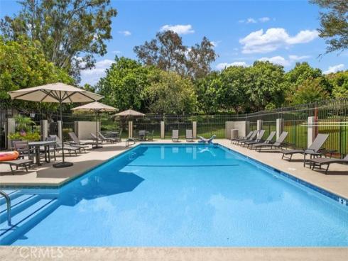 8 Summer Breeze , Irvine, CA