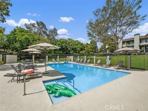 8 Summer Breeze , Irvine, CA