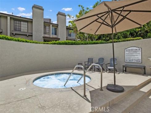 8 Summer Breeze , Irvine, CA