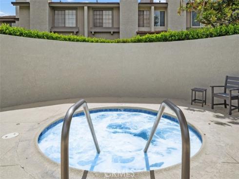 8 Summer Breeze , Irvine, CA