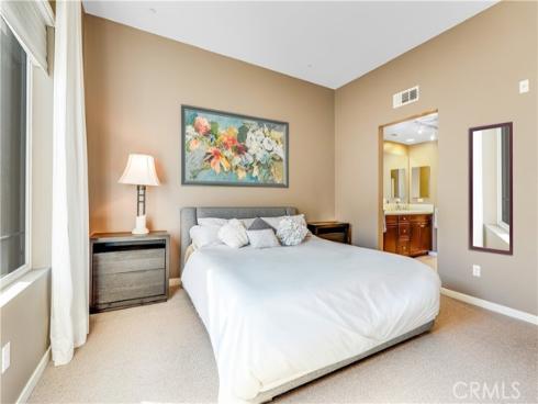 507 Rockefeller , Irvine, CA