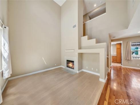 46 Perennial , Irvine, CA