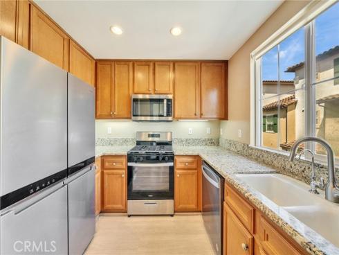 46 Perennial , Irvine, CA
