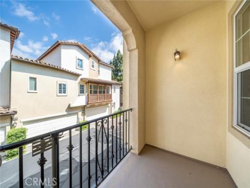 46 Perennial , Irvine, CA