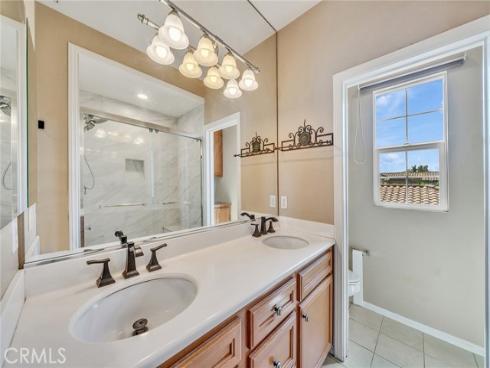 46 Perennial , Irvine, CA