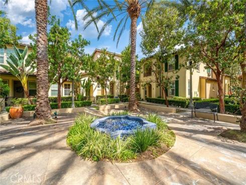 46 Perennial , Irvine, CA