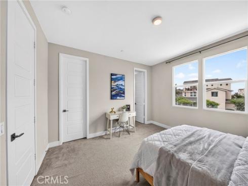 125 Source , Irvine, CA