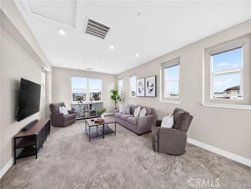 125 Source , Irvine, CA