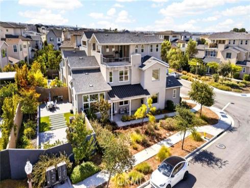 125 Source , Irvine, CA