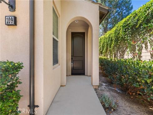 109 Tallowood , Irvine, CA
