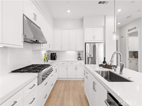 272 Merit , Irvine, CA