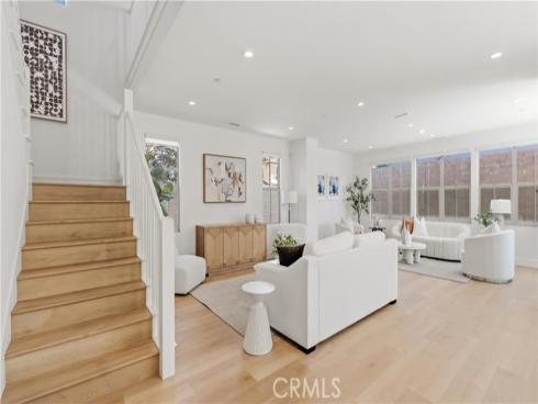 218 Evaroad , Irvine, CA