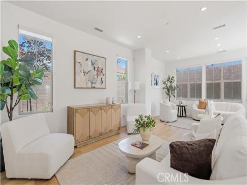 218 Evaroad , Irvine, CA