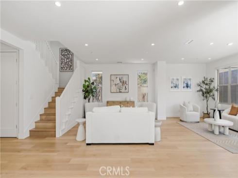 218 Evaroad , Irvine, CA
