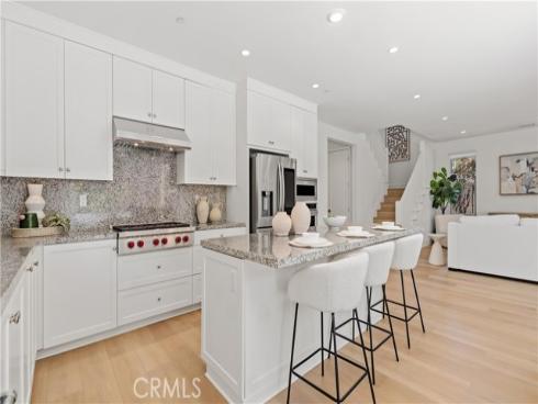 218 Evaroad , Irvine, CA