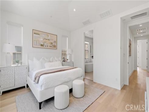 218 Evaroad , Irvine, CA