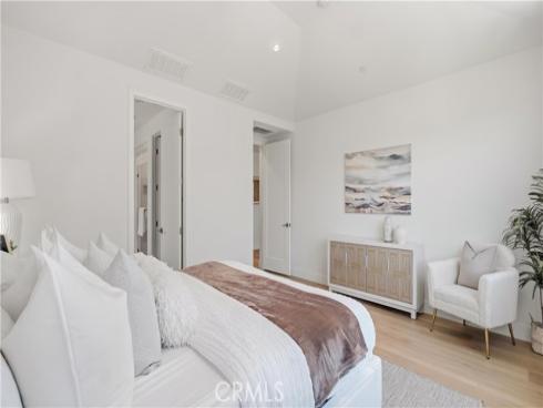 218 Evaroad , Irvine, CA