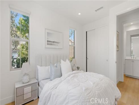 218 Evaroad , Irvine, CA