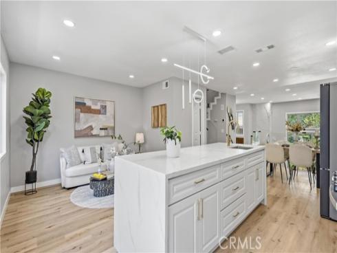 7 Sunup , Irvine, CA