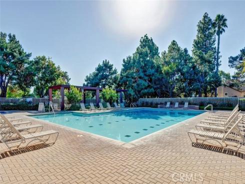 4 Del Italia , Irvine, CA
