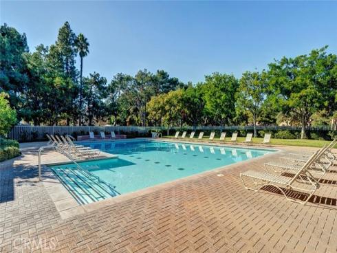 4 Del Italia , Irvine, CA