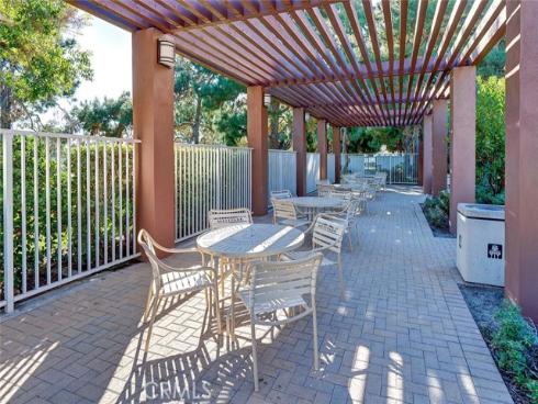 4 Del Italia , Irvine, CA