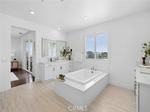 306 Treble , Irvine, CA