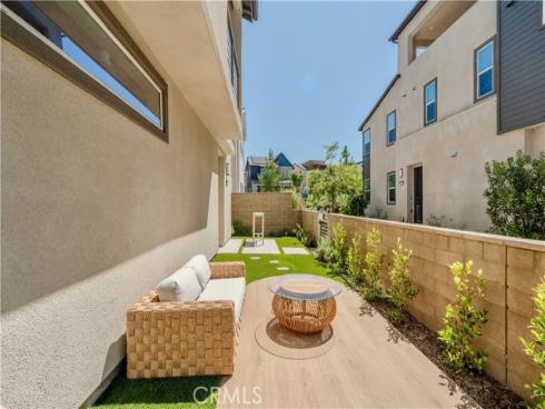 426 Lobata , Irvine, CA