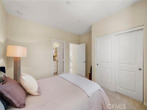 110 Rose Arch , Irvine, CA