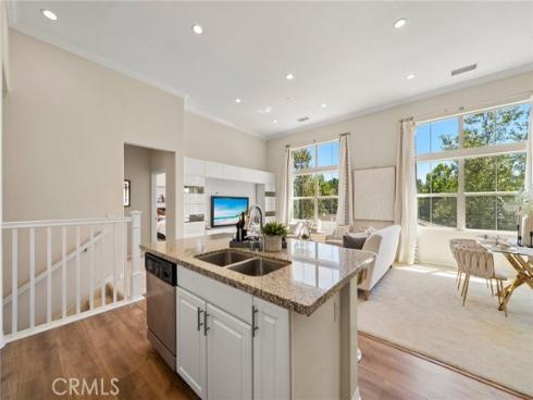 110 Rose Arch , Irvine, CA