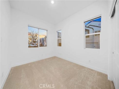 141 Sawbuck , Irvine, CA