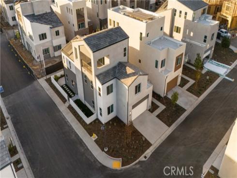 141 Sawbuck , Irvine, CA