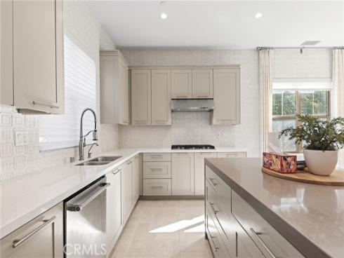 117 Petunia , Irvine, CA