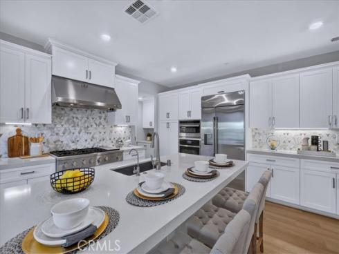 170 Chorus , Irvine, CA