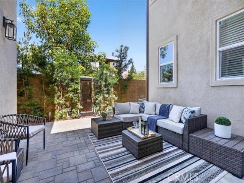 170 Chorus , Irvine, CA