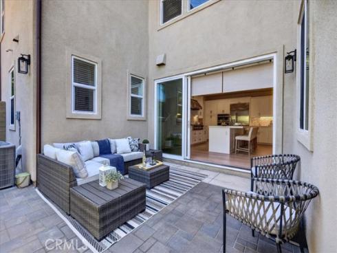 170 Chorus , Irvine, CA