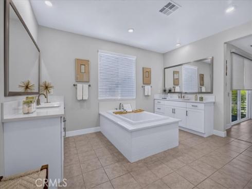 170 Chorus , Irvine, CA