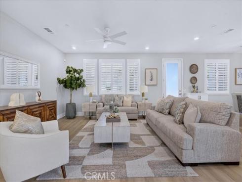 170 Chorus , Irvine, CA