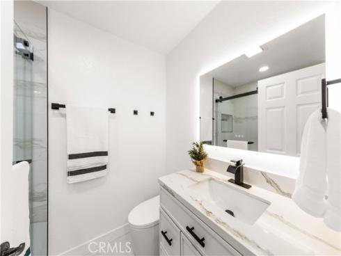 54 Willow Tree , Irvine, CA