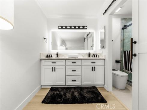 54 Willow Tree , Irvine, CA
