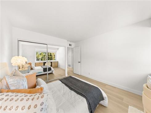 54 Willow Tree , Irvine, CA
