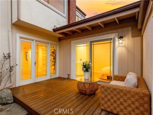54 Willow Tree , Irvine, CA