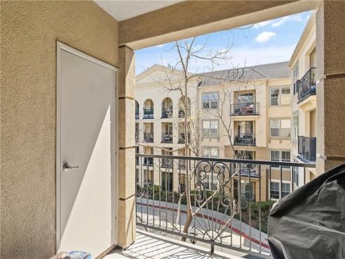 3338  Watermarke  , Irvine, CA
