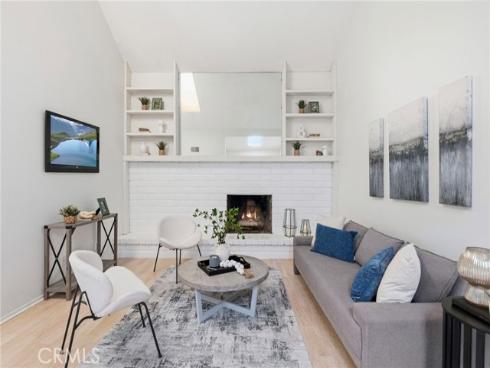 3 Willow Tree , Irvine, CA