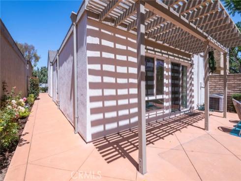 3 Willow Tree , Irvine, CA