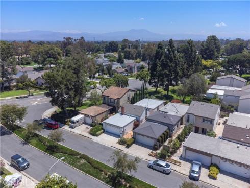 3 Willow Tree , Irvine, CA